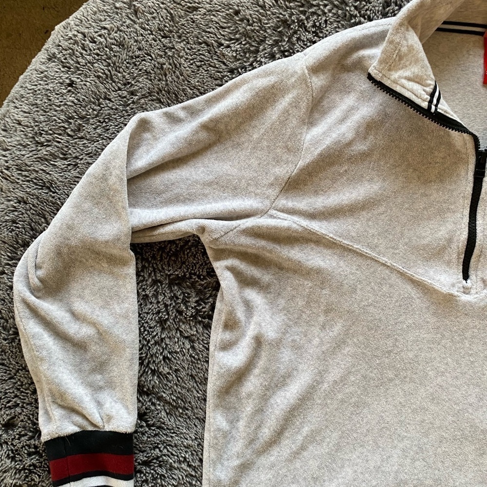 NIKE Women’s Sweatshirt - Picture 9 of 14